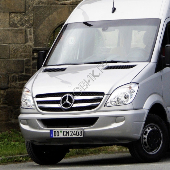 Бампер передний в цвет кузова Mercedes Sprinter (2006-2018)